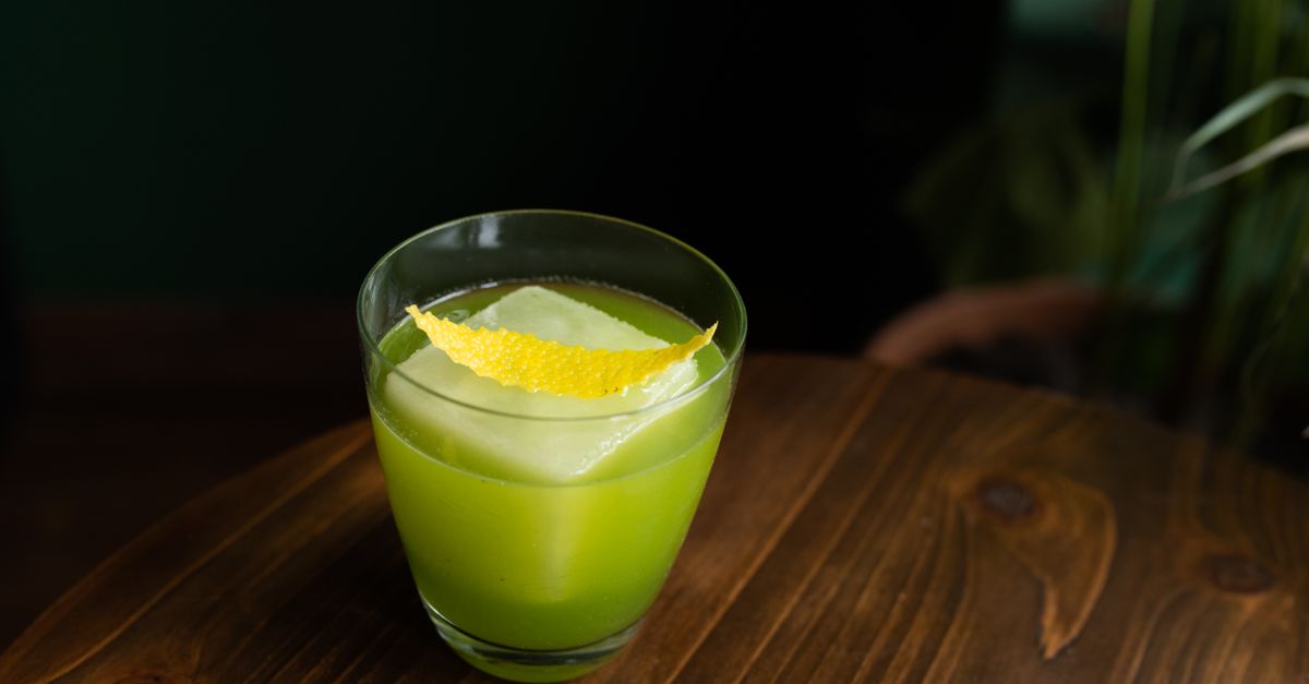 Tout savoir sur l&rsquo;absinthe : histoire, préparation et dégustation