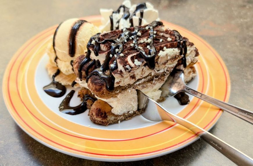 découvrez notre recette délicieuse de tiramisu alcoolisé, un dessert italien classique revisité avec une touche d'alcool pour un goût riche et savoureux.