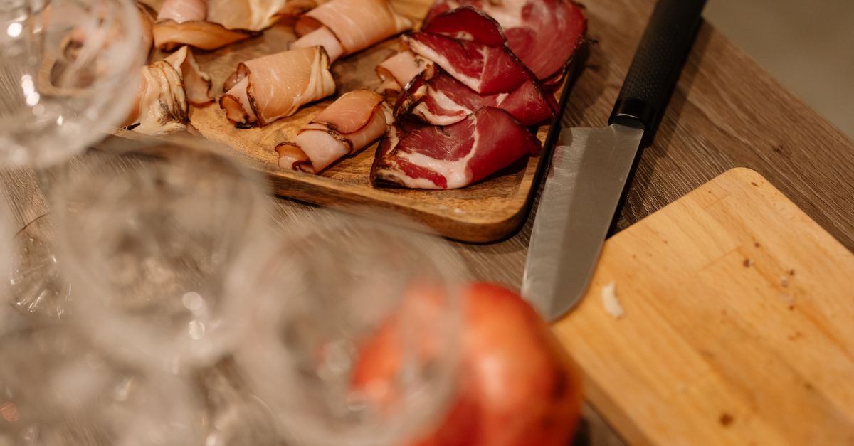 découvrez notre sélection de viandes de qualité, fraîches et savoureuses, pour tous vos plats et occasions.
