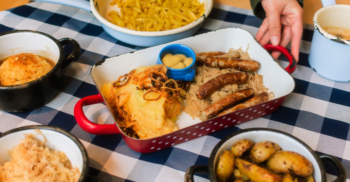 découvrez le sauerkraut, un chou fermenté traditionnel riche en saveurs et en bienfaits pour la santé, parfait pour accompagner vos plats.