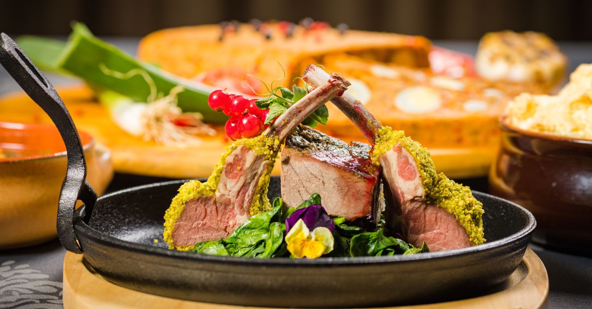 découvrez notre gigot d'agneau tendre, parfait pour des repas savoureux et raffinés. idéal à rôtir ou à griller, il fond littéralement en bouche.