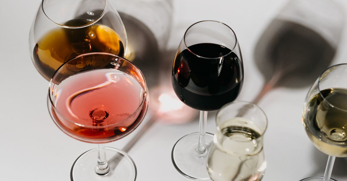découvrez notre sélection raffinée de vins blancs, parfaits pour accompagner vos repas et moments de détente.