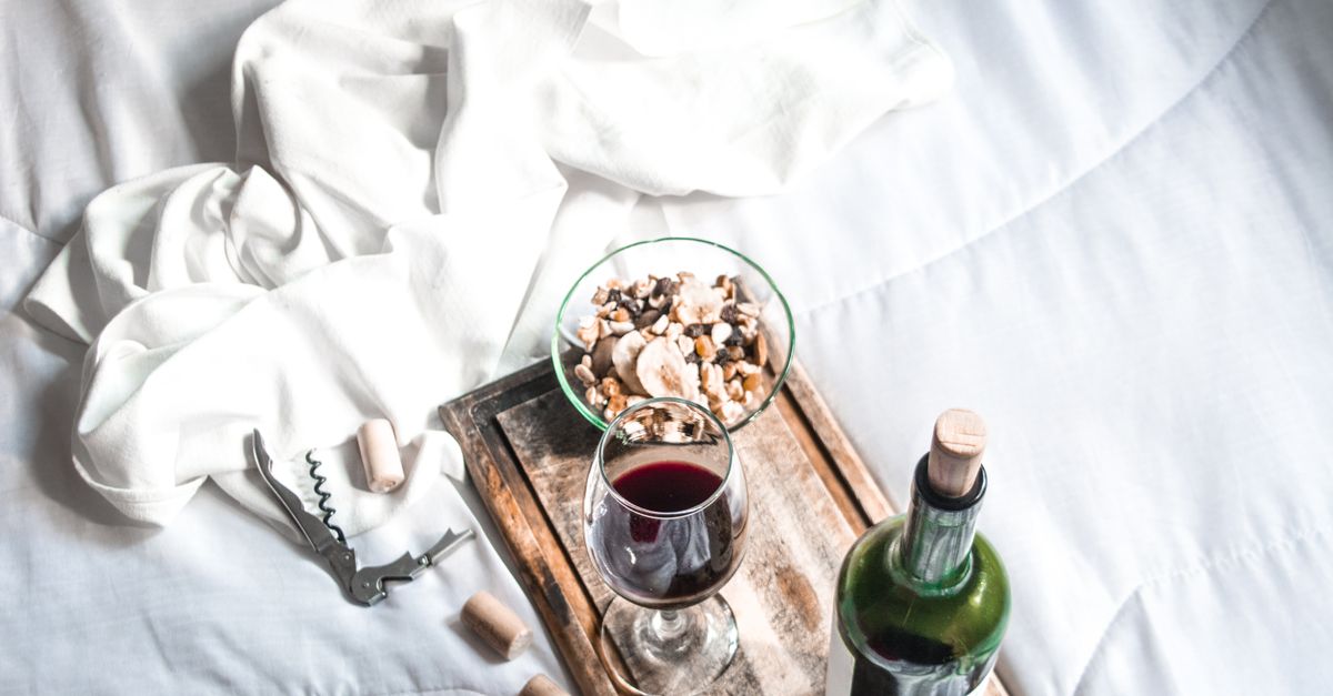 découvrez nos conseils d'accords mets et vins pour sublimer chaque repas avec le vin idéal.