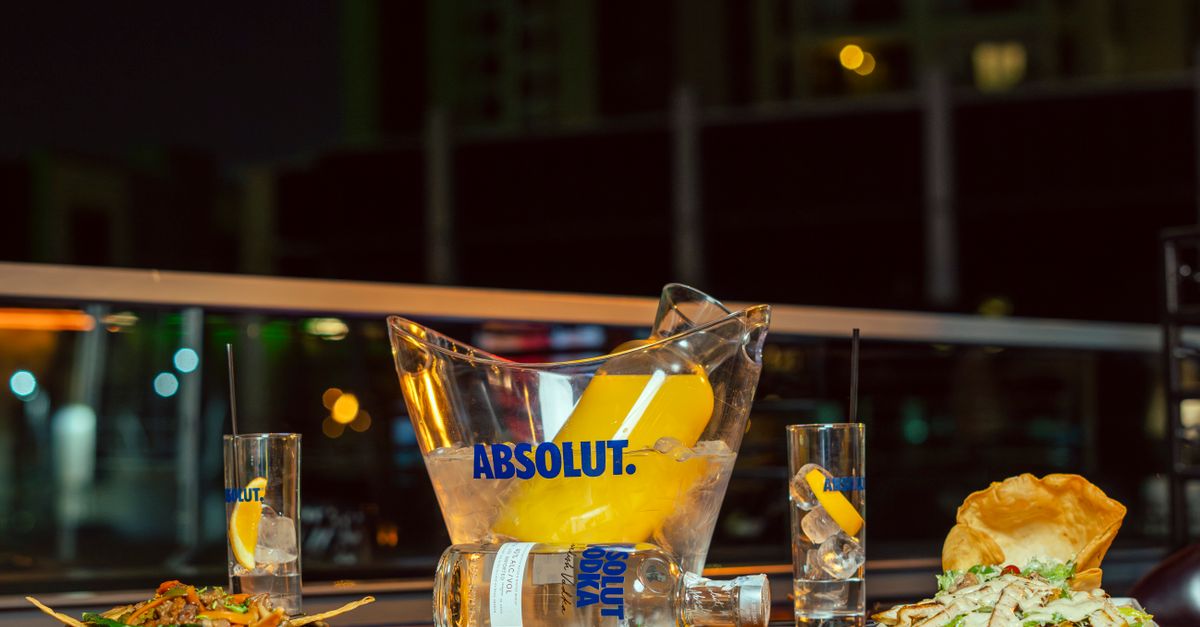 Découvrez les secrets des cocktails à base de vodka comme le moscow mule, le cosmo et la caipiroska 1 découvrez des recettes faciles et originales de cocktails à base de vodka pour toutes vos occasions.