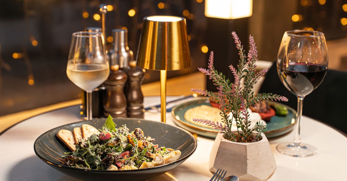 Accord parfait entre vin, confit de canard, madiran et cahors pour sublimer vos repas 1 découvrez l'art de l'accord mets et vins pour sublimer chaque repas avec des conseils simples et gourmands.