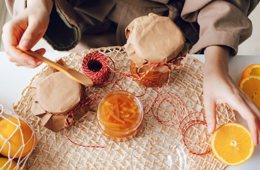 découvrez notre recette facile de rhum maison à l'orange, une boisson savoureuse et authentique à préparer chez vous.