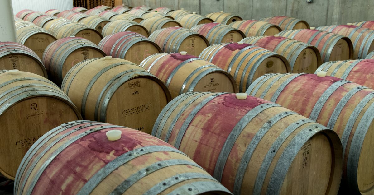Comment conserver un vin rouge sans cave à 12°c pour préserver sa stabilité 1 découvrez les meilleures méthodes de conservation du vin rouge pour préserver ses arômes et sa qualité. guide pratique pour un stockage optimal.