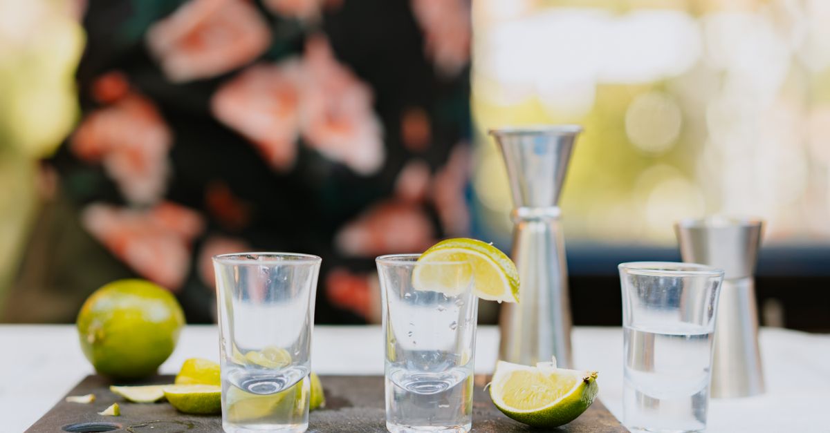 Découvrir les différences entre tequila 100 agave blanco, reposado et añejo 1 découvrez les différents types de tequila, leurs caractéristiques uniques et comment les apprécier pour une expérience authentique.