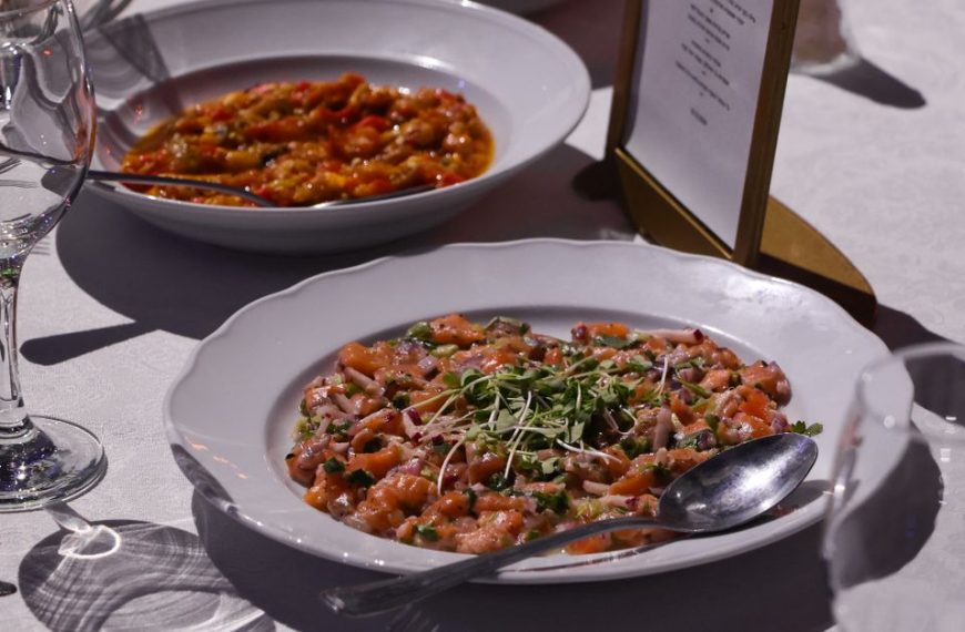 découvrez les meilleures associations entre vins et saumon pour sublimer vos repas avec des conseils d'experts et des suggestions de dégustation.