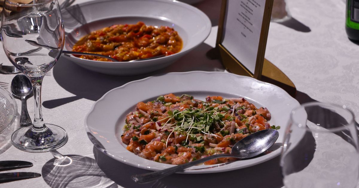 Comment réussir l'accord parfait entre vin et saumon en évitant les erreurs de cuisson et de sauce 1 découvrez les meilleures associations entre vins et saumon pour sublimer vos repas avec des conseils d'experts et des suggestions de dégustation.