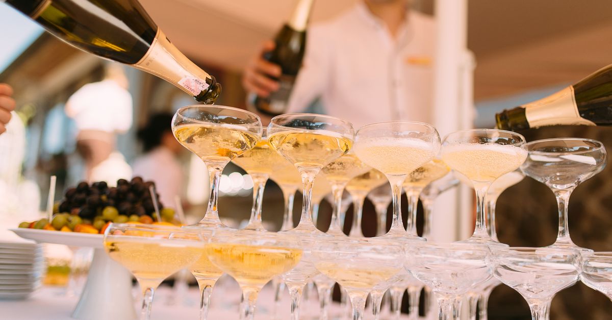 Combien de temps peut-on conserver une bouteille de champagne au frigo après ouverture 1 découvrez nos conseils essentiels pour le stockage optimal de votre champagne, garantissant fraîcheur et qualité pour chaque bouteille.