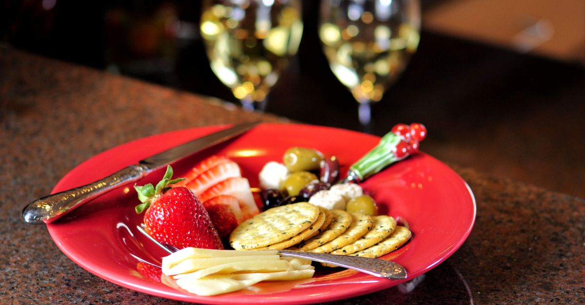 Découvrir l'accord parfait entre l'époisses, le bourgogne blanc et le pinot noir souple 1 découvrez le parfait accord pour sublimer vos repas et vos moments de dégustation grâce à nos conseils incontournables.