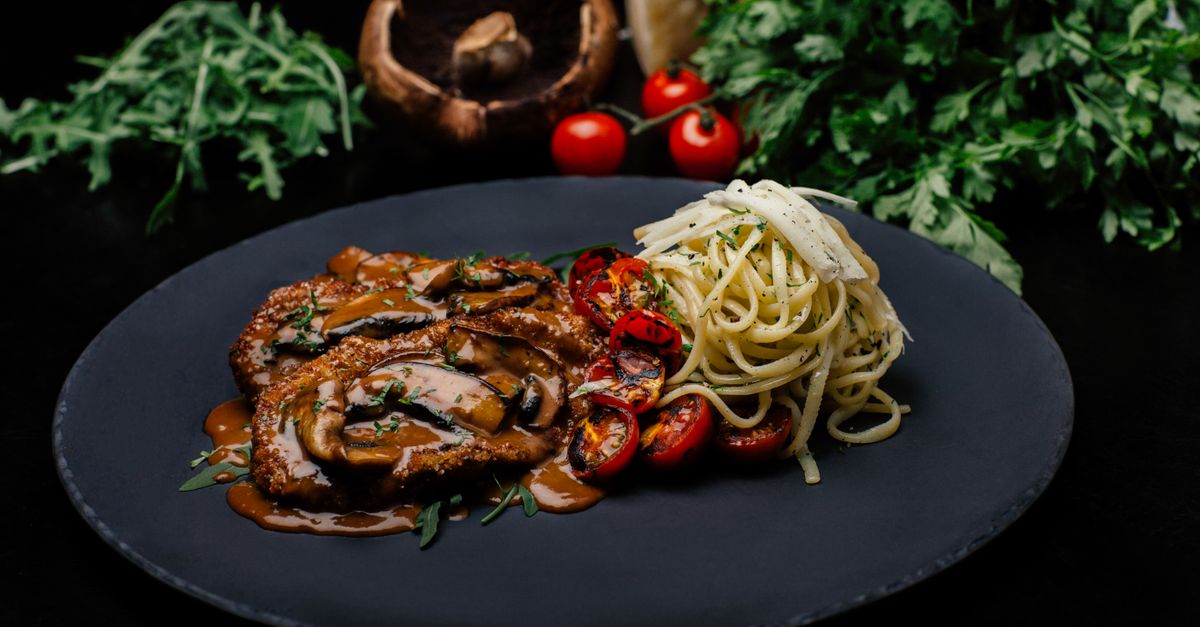 Recette savoureuse d'escalope de veau au cognac, crème et champignons 1 découvrez notre recette de escalopes de veau, tendre et savoureuse, parfaite pour un repas rapide et gourmet.