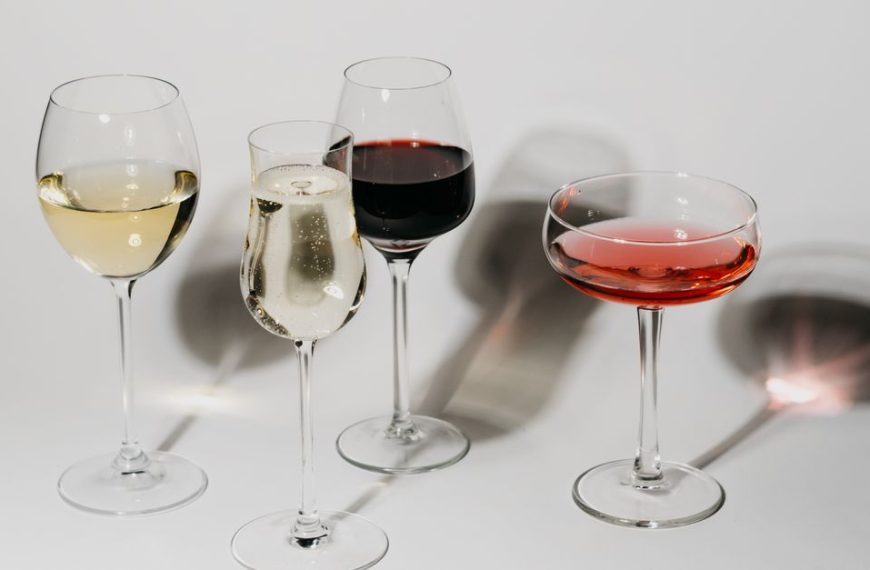 découvrez nos recettes rafraîchissantes de cocktails au vin blanc, parfaits pour vos apéritifs et moments conviviaux.